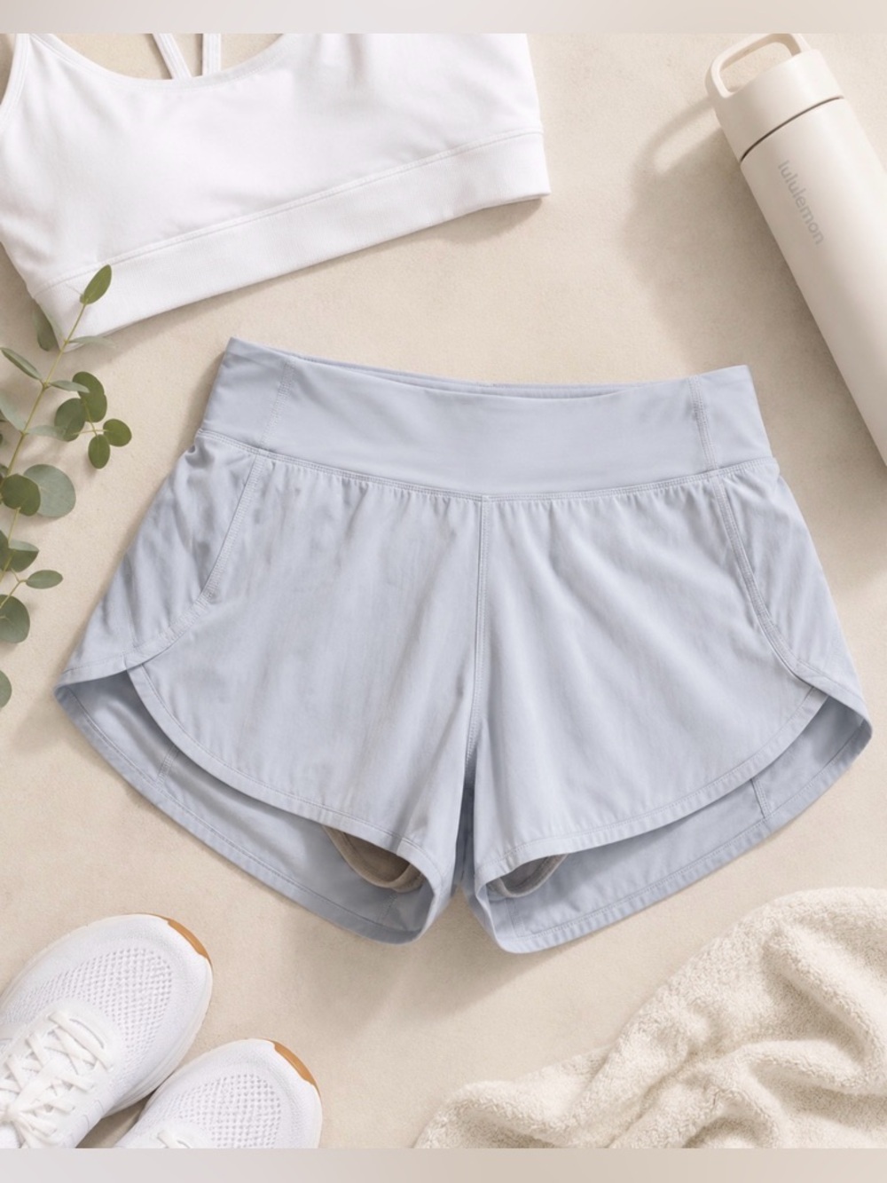 Lululemon Speed Shorts Women’s Size 8 White/Gray 2.5” Athletic Running Shorts